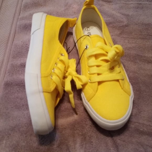 Springtime kicks - Picture 2 of 3